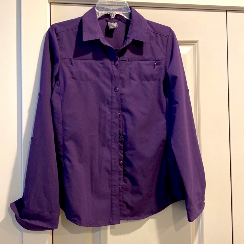 REI PURPLE BUTTON OUTDOOR ADVENTURE TOP